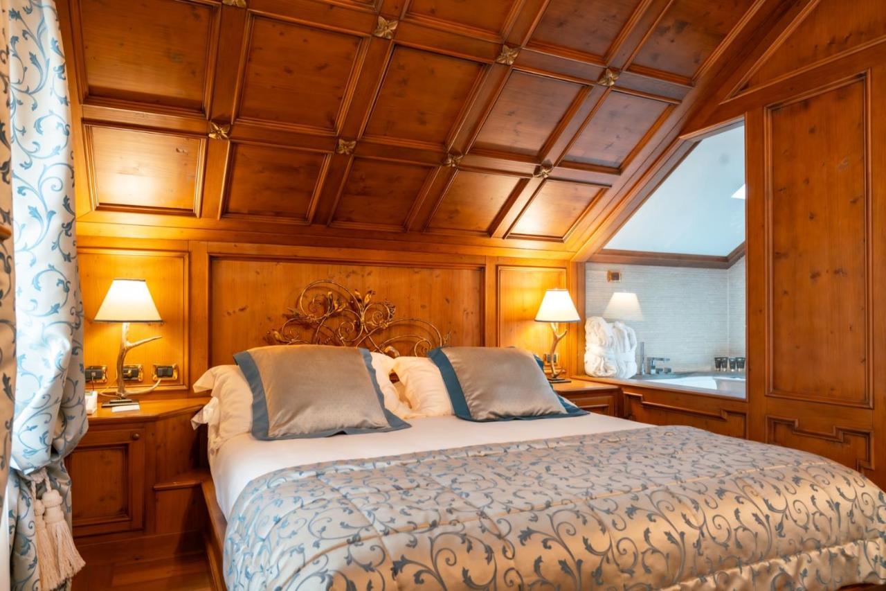 Ambra Cortina Luxury&Fashion Hotel 코르티나 담페조 외부 사진