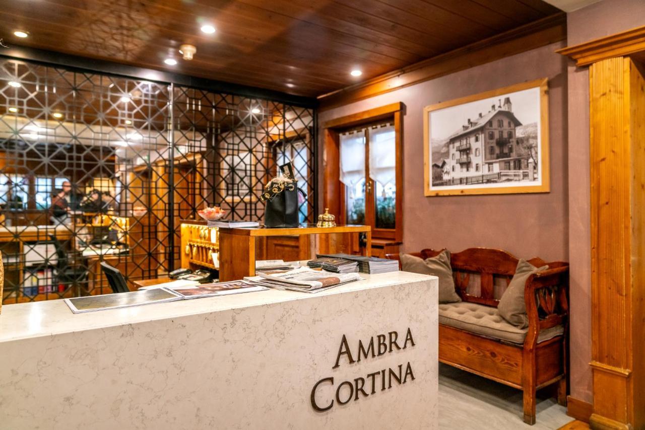 Ambra Cortina Luxury&Fashion Hotel 코르티나 담페조 외부 사진