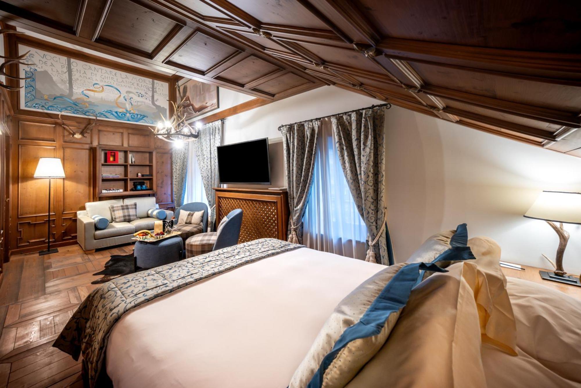 Ambra Cortina Luxury&Fashion Hotel 코르티나 담페조 외부 사진