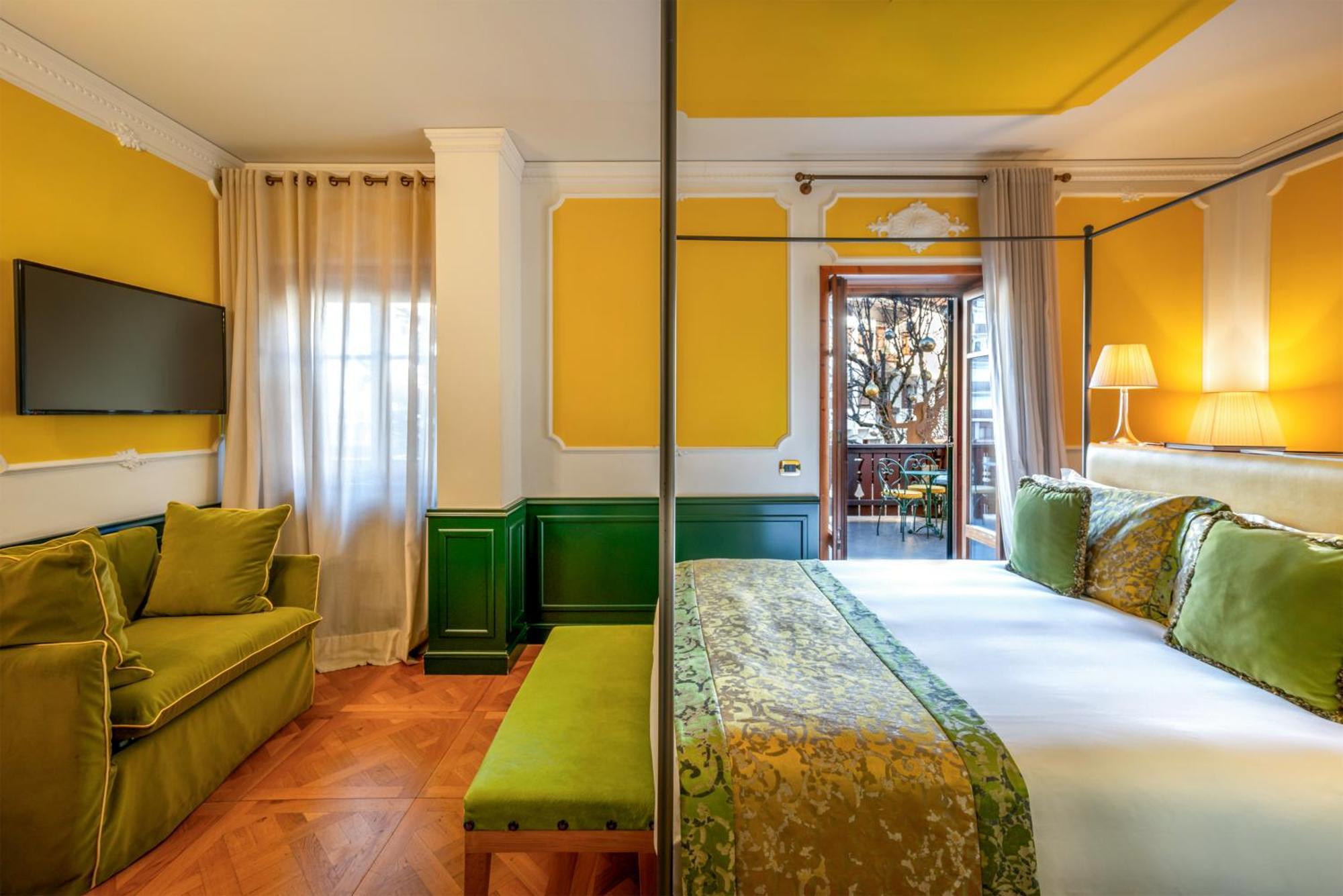 Ambra Cortina Luxury&Fashion Hotel 코르티나 담페조 외부 사진